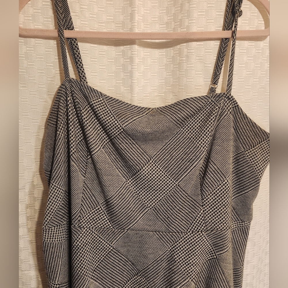 Forever 21 Black and White Houndstooth Dress Knee - Picture 2 of 5